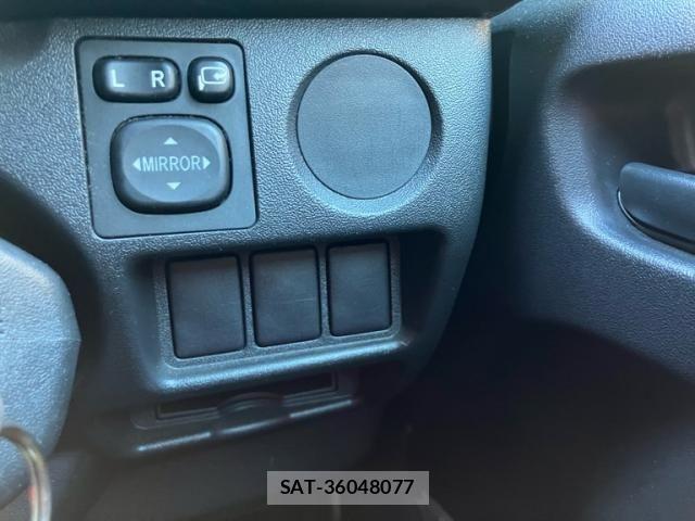 Toyota HIACE VAN 2016-04 2102730-7