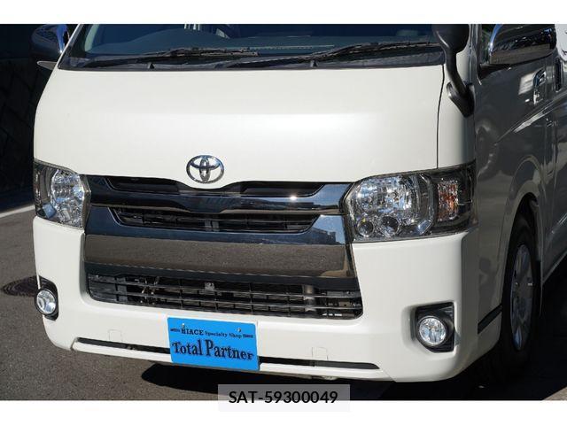 Toyota HIACE VAN 2016-08 2115476-11