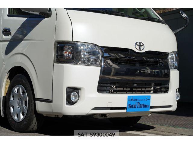 Toyota HIACE VAN 2016-08 2115476-15