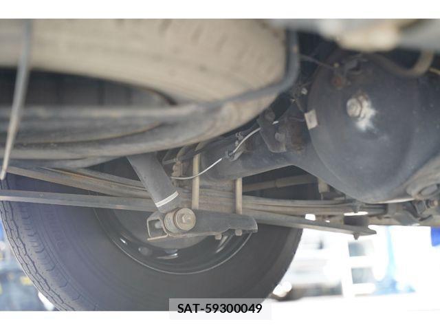 Toyota HIACE VAN 2016-08 2115476-18