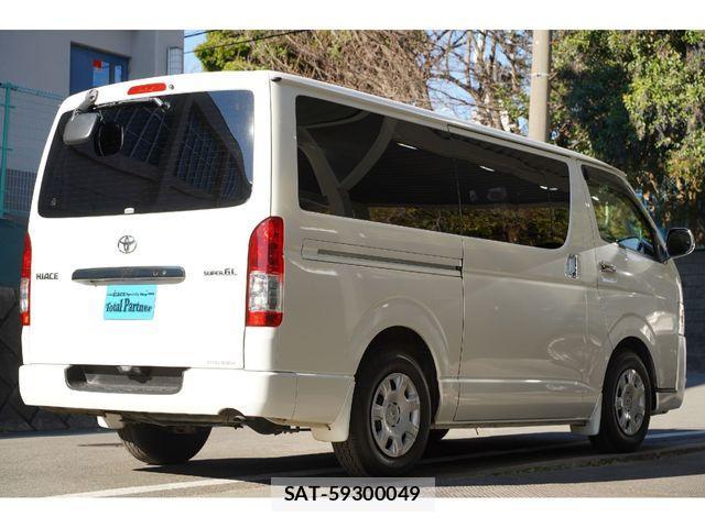 Toyota HIACE VAN 2016-08 2115476-19