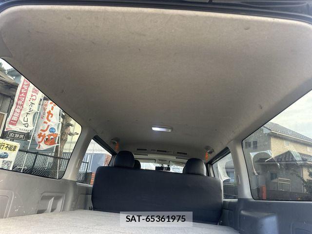 Toyota HIACE VAN 2004-10 2486360-11