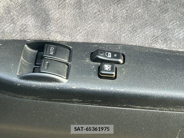 Toyota HIACE VAN 2004-10 2486360-19