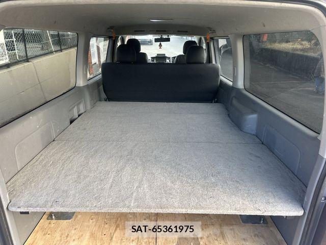 Toyota HIACE VAN 2004-10 2486360-8