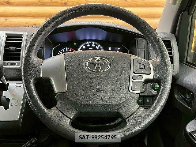 Toyota HIACE VAN 2020-07 2728056-12