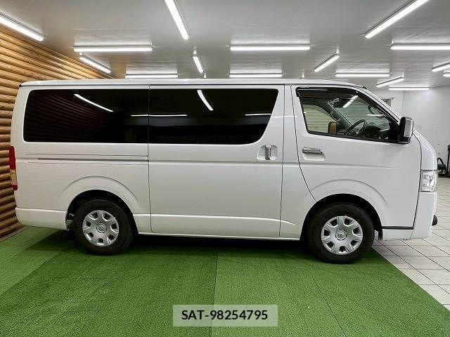 Toyota HIACE VAN 2020-07 2728056-17