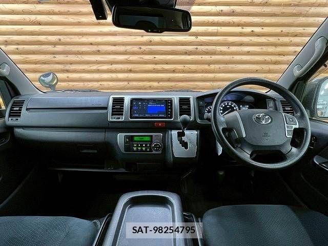 Toyota HIACE VAN 2020-07 2728056-2