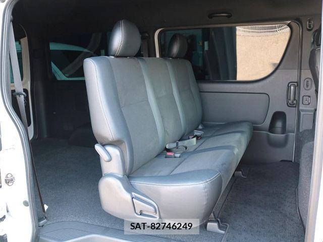 Toyota HIACE VAN 2023-01 2961514-11