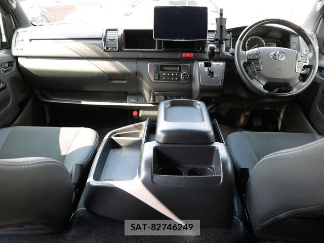 Toyota HIACE VAN 2023-01 2961514-3