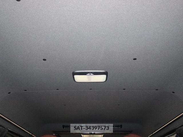 Toyota HIACE VAN 2019-01 2961508-14