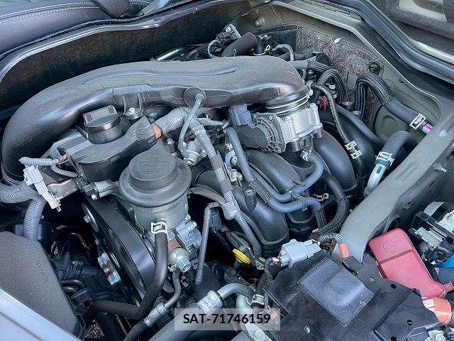 Toyota HIACE VAN 2023-01 3065510-18