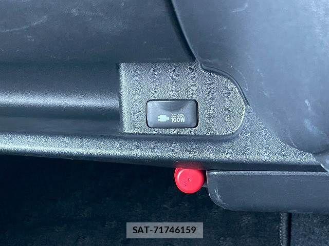 Toyota HIACE VAN 2023-01 3065510-7