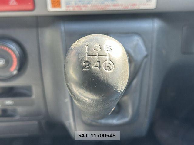 Toyota HIACE VAN 2009-11 3065556-10