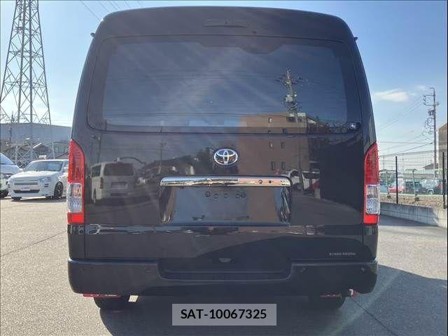 Toyota HIACE VAN 2024-07 3374667-2