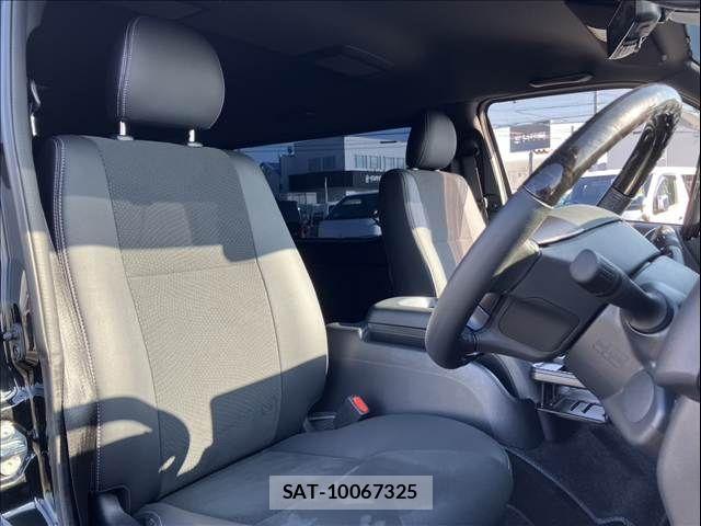 Toyota HIACE VAN 2024-07 3374667-6