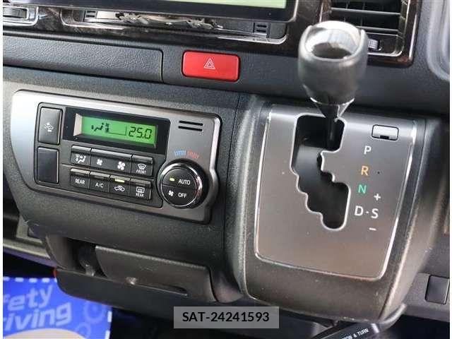 Toyota HIACE VAN 2020-03 3374741-8