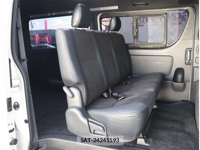 Toyota HIACE VAN 2020-03 3374741-14