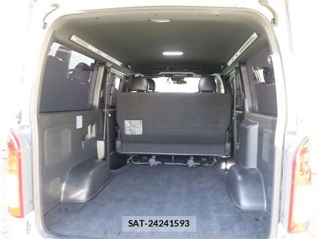 Toyota HIACE VAN 2020-03 3374741-15