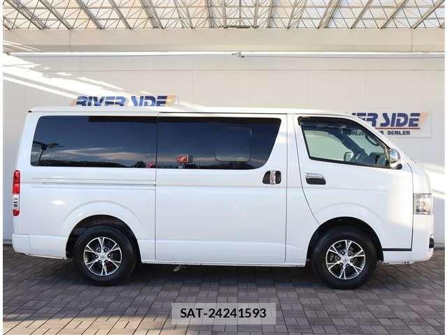 Toyota HIACE VAN 2020-03 3374741-4