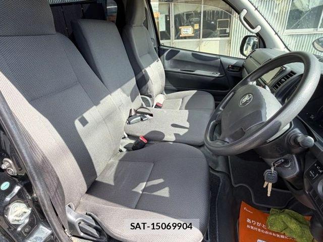 Toyota HIACE VAN 2015-03 3374811-11