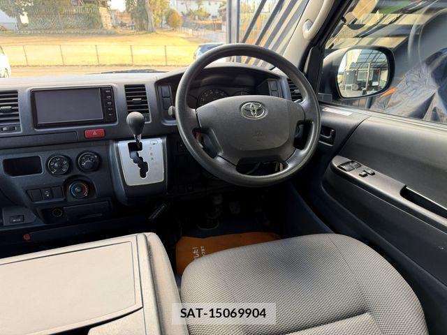 Toyota HIACE VAN 2015-03 3374811-12