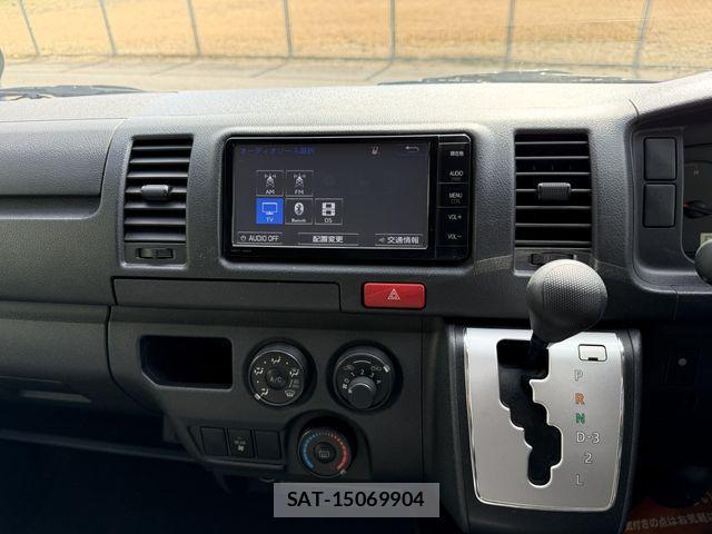 Toyota HIACE VAN 2015-03 3374811-15