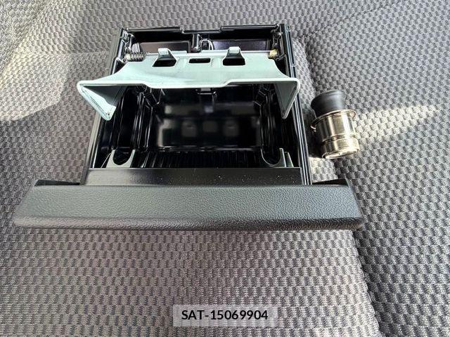 Toyota HIACE VAN 2015-03 3374811-16