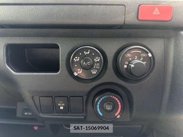 Toyota HIACE VAN 2015-03 3374811-17