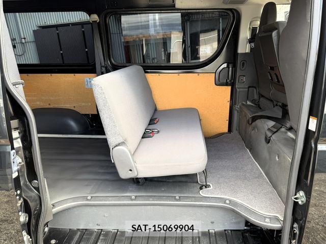 Toyota HIACE VAN 2015-03 3374811-21