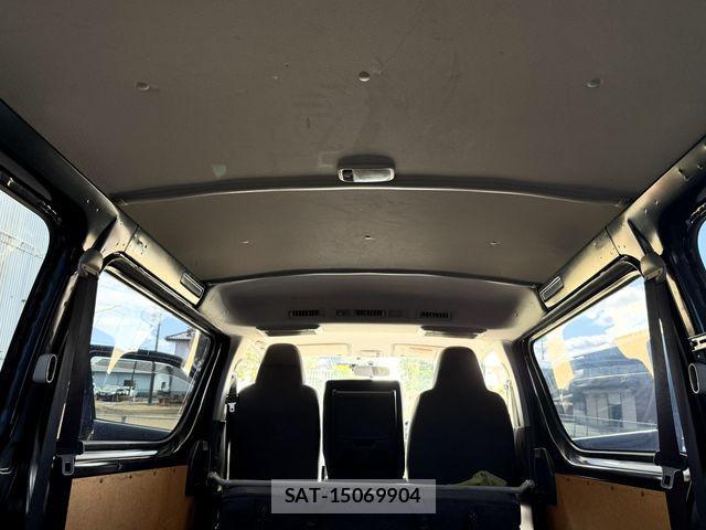 Toyota HIACE VAN 2015-03 3374811-23