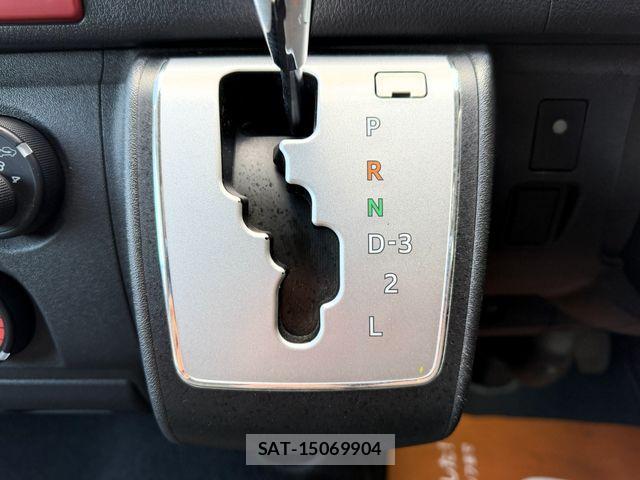 Toyota HIACE VAN 2015-03 3374811-2