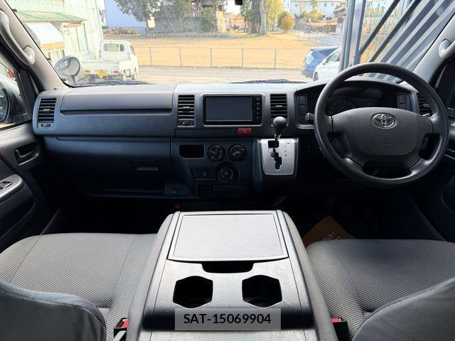 Toyota HIACE VAN 2015-03 3374811-3