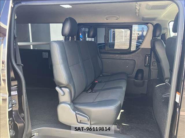 Toyota HIACE VAN 2018-04 3671370-10