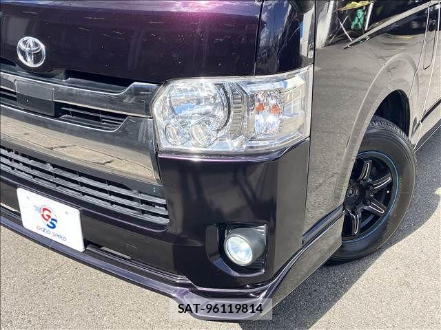 Toyota HIACE VAN 2018-04 3671370-17