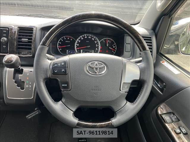 Toyota HIACE VAN 2018-04 3671370-8