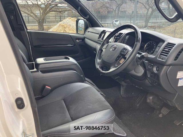 Toyota HIACE VAN 2025-03 3671260-5