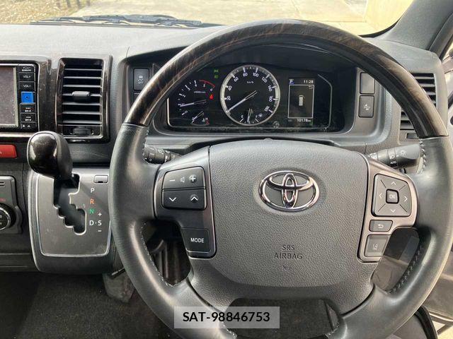 Toyota HIACE VAN 2025-03 3671260-6