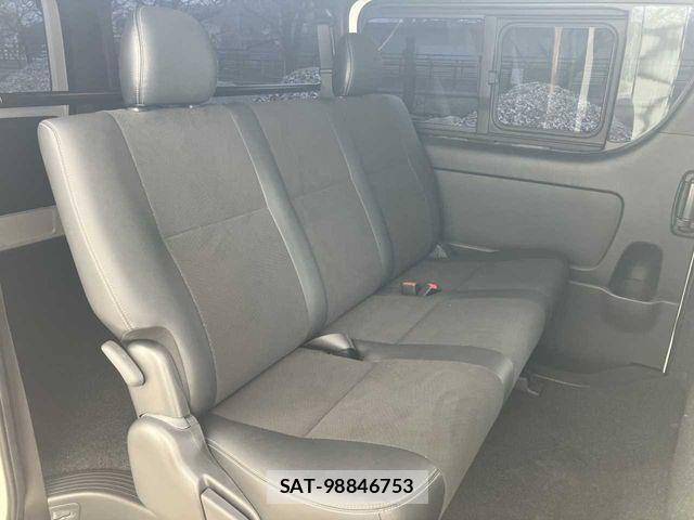 Toyota HIACE VAN 2025-03 3671260-7