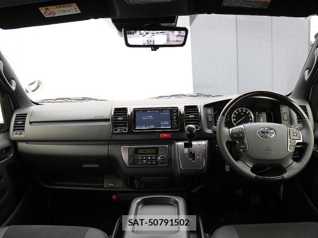 Toyota HIACE VAN 2024-01 3671300-15