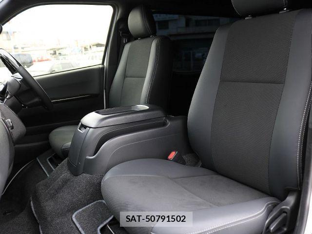 Toyota HIACE VAN 2024-01 3671300-16