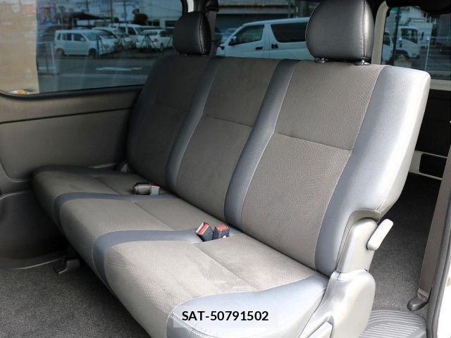 Toyota HIACE VAN 2024-01 3671300-17
