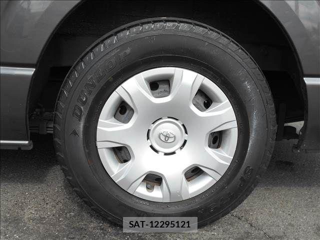Toyota HIACE VAN 2019-06 3671353-21