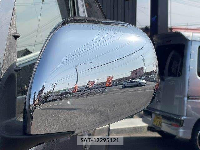 Toyota HIACE VAN 2019-06 3671353-22