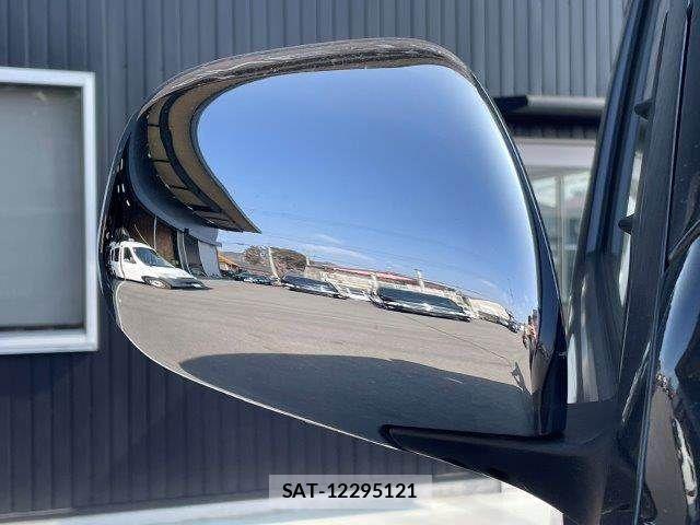 Toyota HIACE VAN 2019-06 3671353-23
