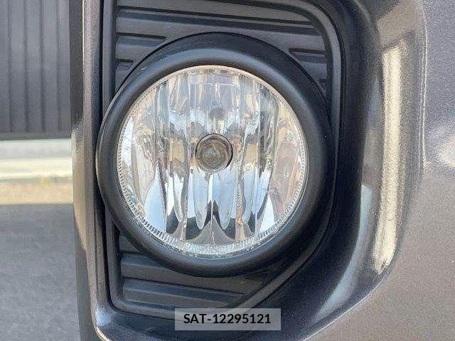 Toyota HIACE VAN 2019-06 3671353-27