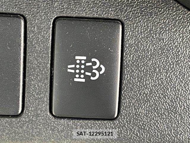 Toyota HIACE VAN 2019-06 3671353-7