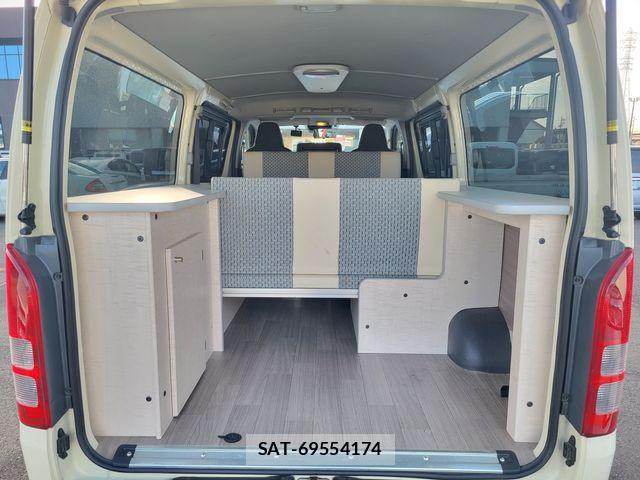 Toyota HIACE VAN 2021-08 3671354-9