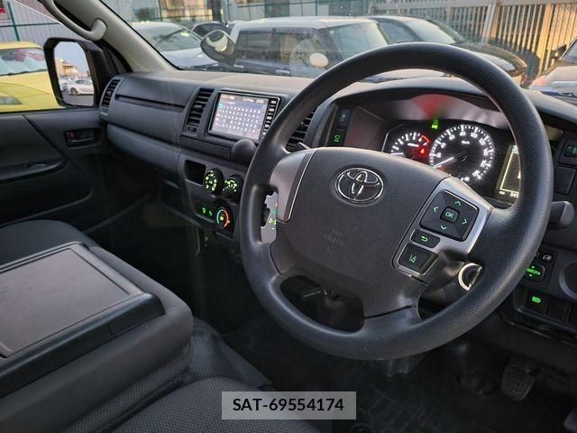 Toyota HIACE VAN 2021-08 3671354-3