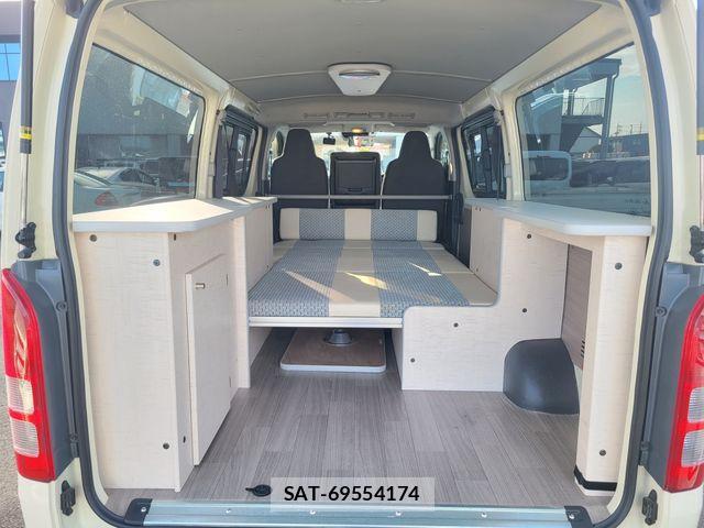 Toyota HIACE VAN 2021-08 3671354-8
