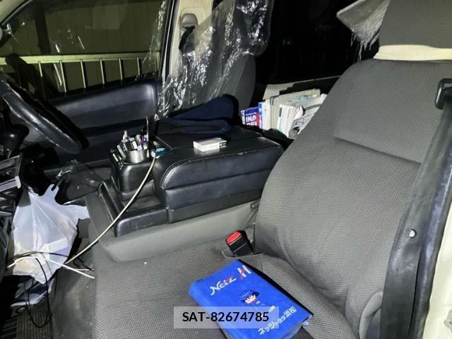 Toyota HIACE VAN 2012-10 3832863-14